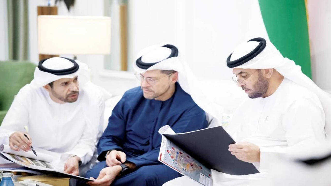 توجيهات حمدان بن زايد حول معايير الجودة والكفاءة في تنفيذ المشاريع الوطنية المستدامة